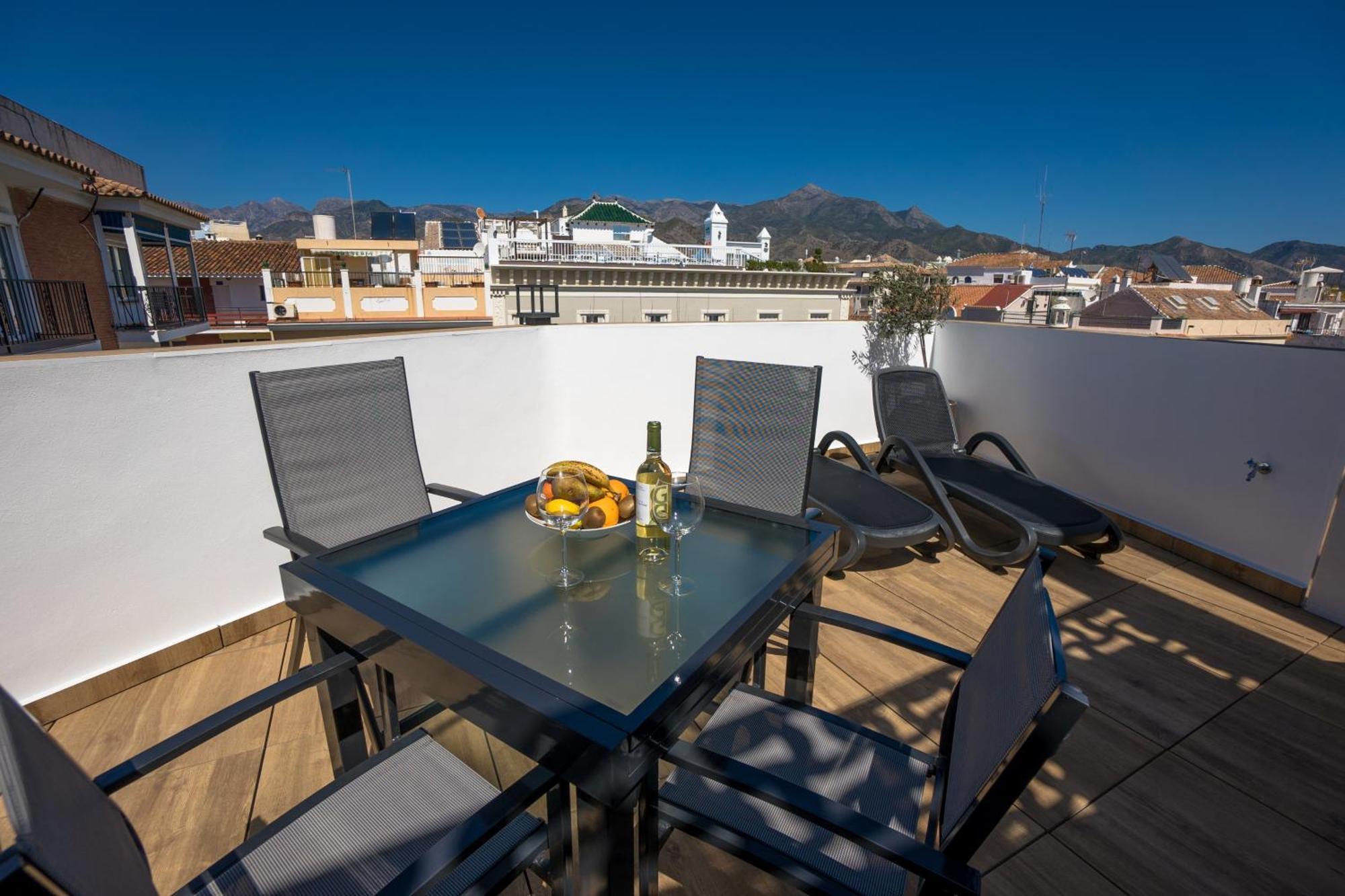 Apartamentos Kronox Nerja Exteriör bild