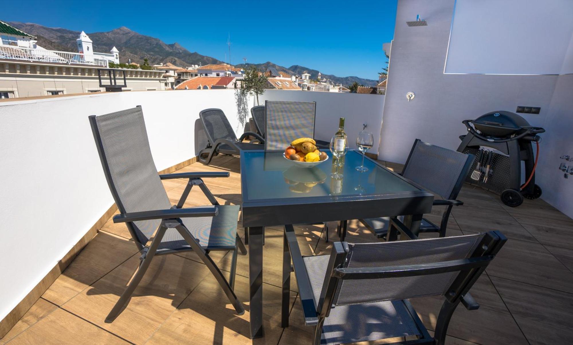 Apartamentos Kronox Nerja Exteriör bild
