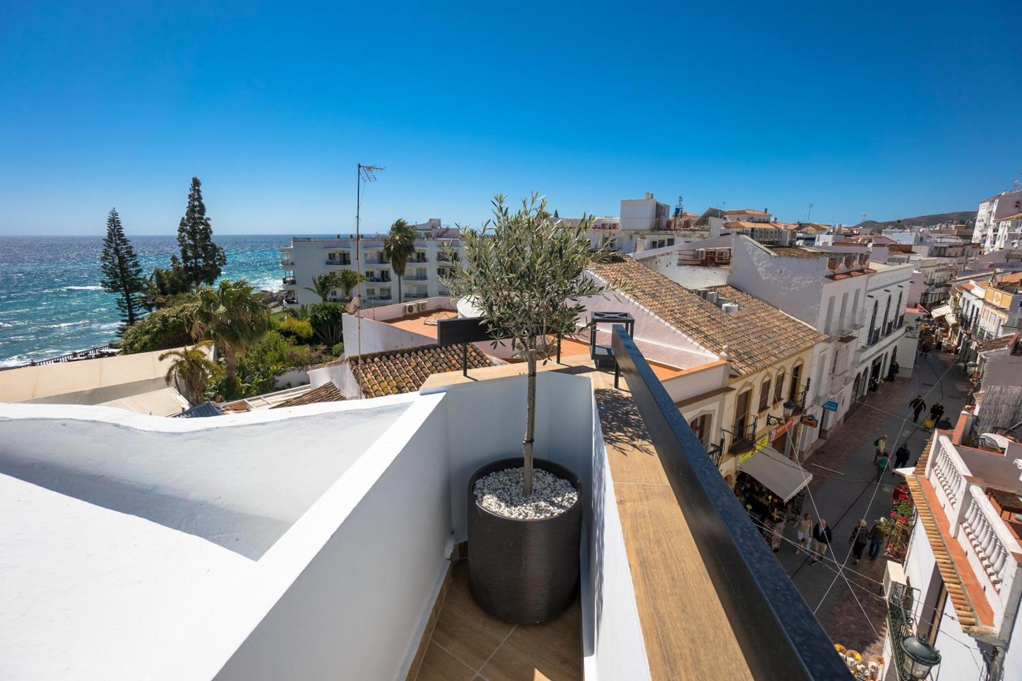 Apartamentos Kronox Nerja Exteriör bild